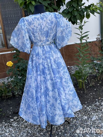 Платье праздничное