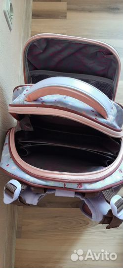 Портфель, рюкзак, ранец школьный для девочки