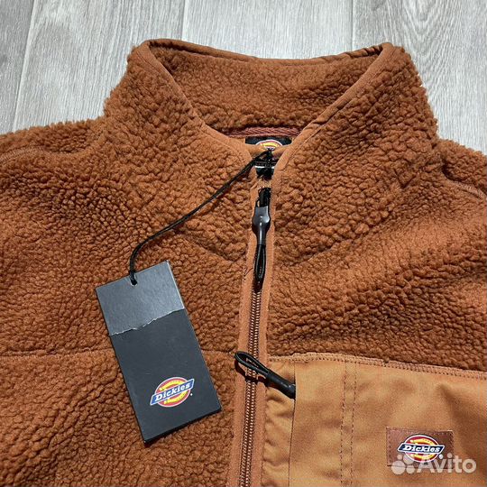 Dickies Red Chute Sherpa