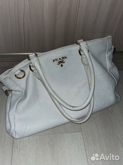 Сумка Prada белая оригинал