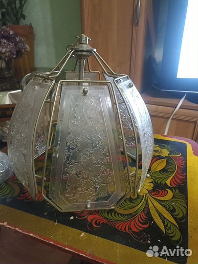Продам люстру на 3 лампочки