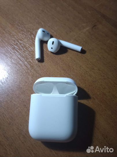 Наушники Apple AirPods