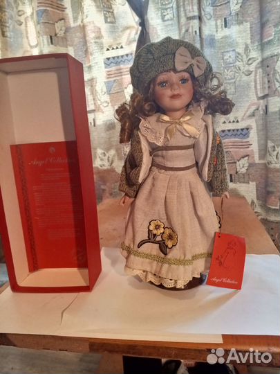 Кукла фарфоровая коллекционная