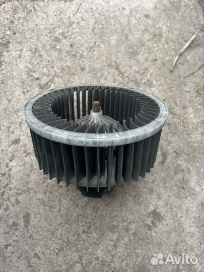 Моторчик печки шкода рапид 1