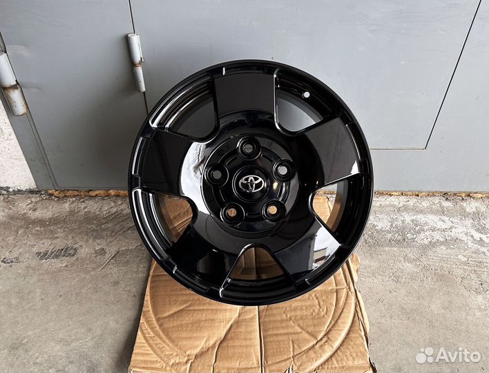 Литые диски R18 Toyota Land Cruiser 200