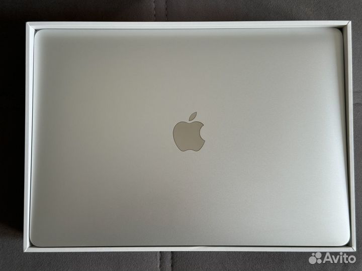 Macbook Air 13 2019 8/256gb В Идеале