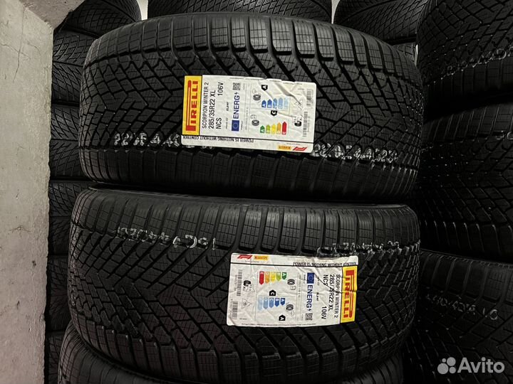 Pirelli Scorpion Winter 2 315/30 R22 и 285/35 R22 108V