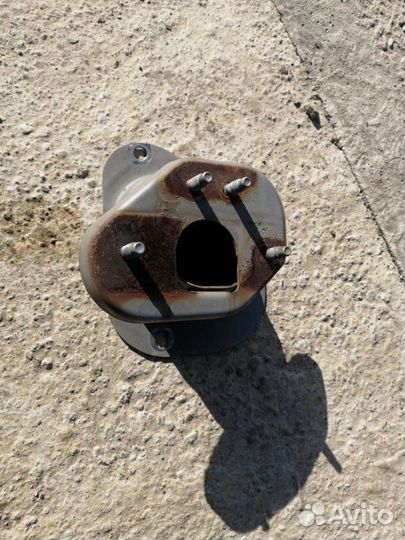 Крепление усилителя бампера переднее левое Nissan