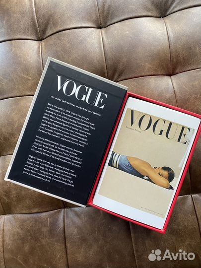 Открытки Vogue 100 iconic covers