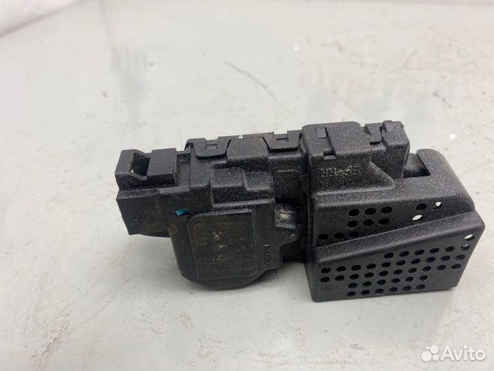 Активатор замка двери задний правый Hyundai Sonata