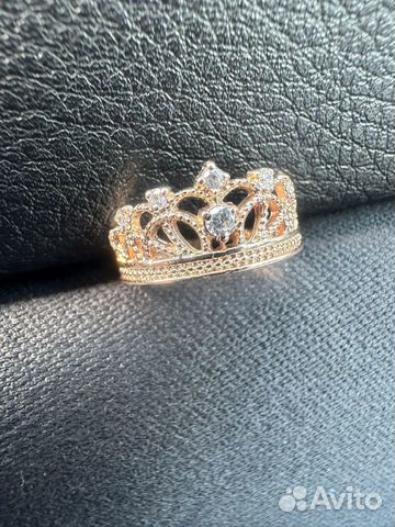 Золотое кольцо короной