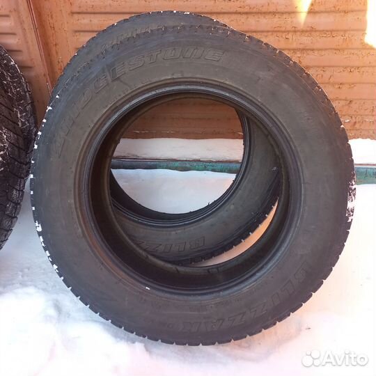 Bridgestone Blizzak DM-V1 225/65 R18