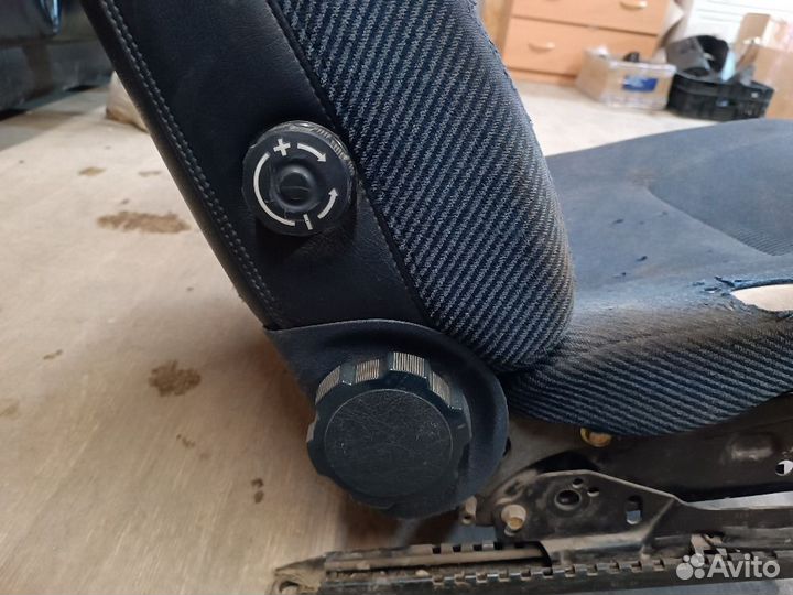 Сиденье переднее правое Volvo 740 (1983-1992)