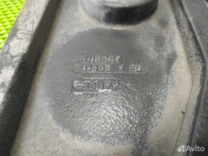 Кронштейн реактивной тяги задний правый Volvo Fh 4