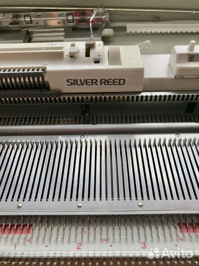 Продаётся вязальная машина silver reed 280