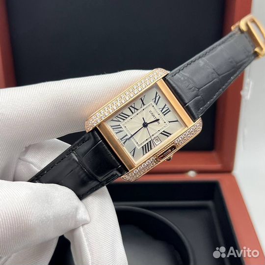 Женские часы Cartier