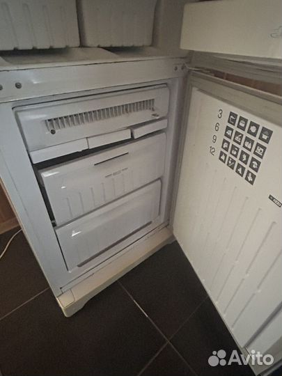 Холодильник Stinol 280л в рабочем состоянии