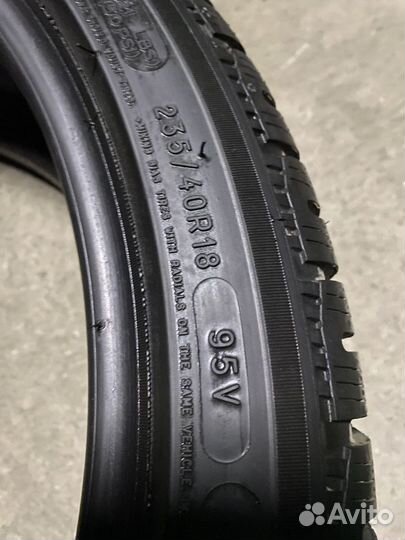 Michelin Pilot Alpin PA4 235/40 R18