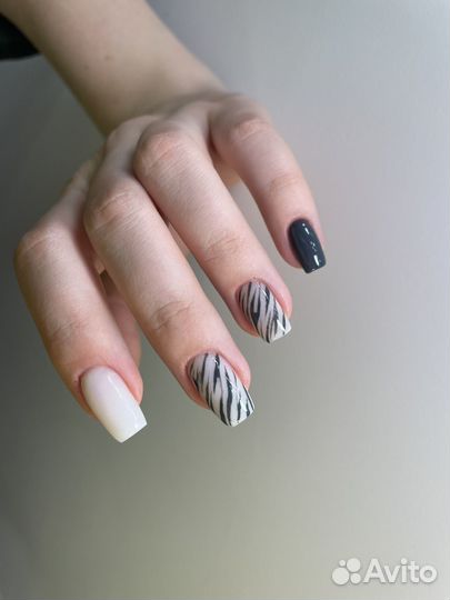 Модель на маникюр