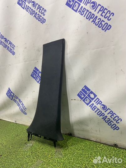 Обшивка стойки задняя правая Skoda Superb седан