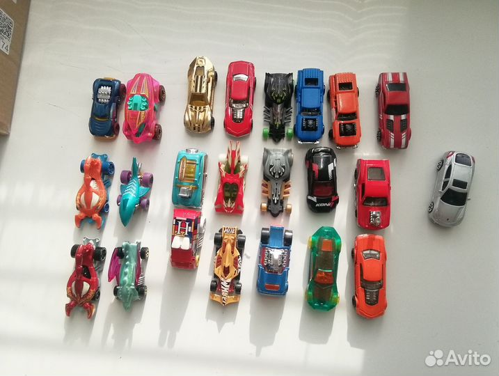 Машинки Hot wheels