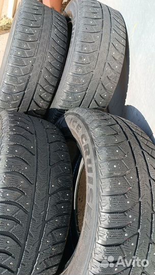 Bridgestone Ice Cruiser 7000 215/60 R16 95T