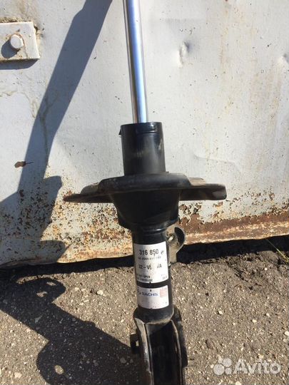 Стойка амортизатора передняя hyundai