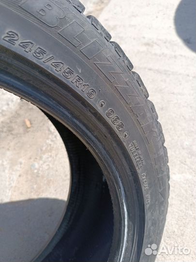 Bridgestone Blizzak Revo GZ 245/45 R19