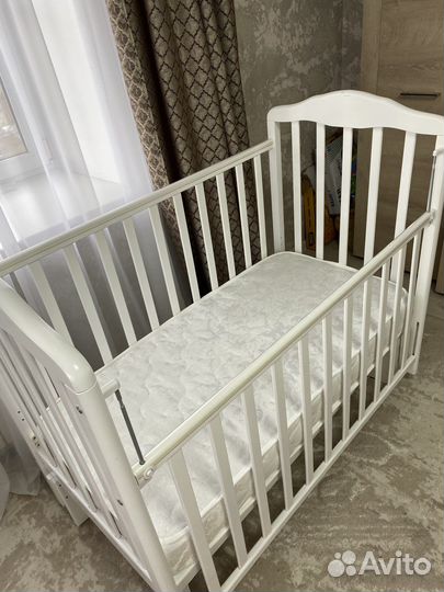 Кровать с матрасом