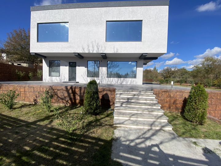 Дом 371 м² на участке 16,7 сот.