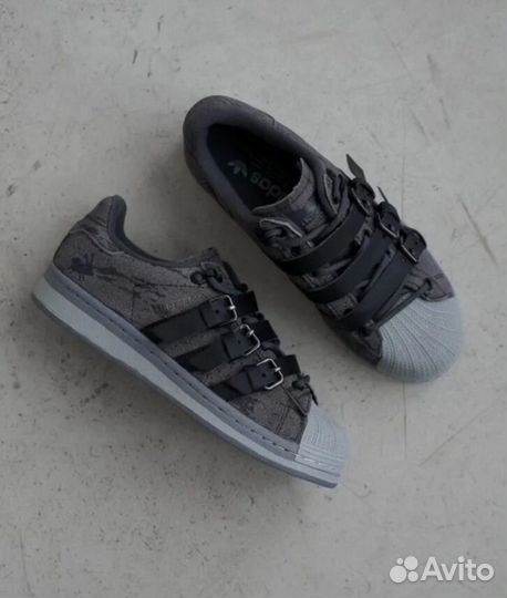 Adidas Superstar rabbit hole