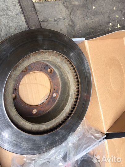 Продаются тормозные диски на Ленд Крузер 200