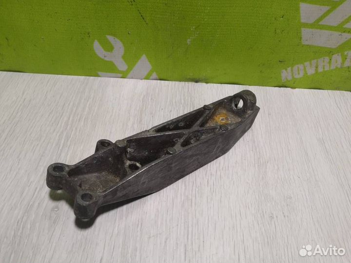 Кронштейн двигателя бмв Е28