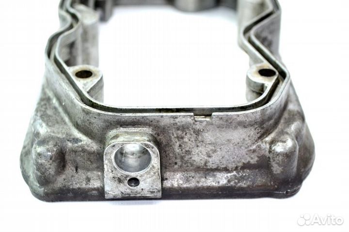 Клапанная крышка, нижняя часть scania 4-series 124