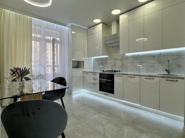 2-к. квартира, 58 м², 4/10 эт.