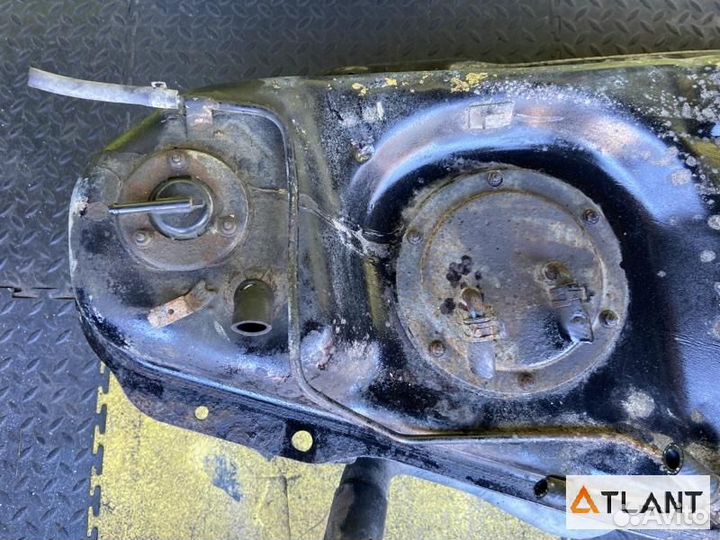 Бензобак mitsubishi pajero