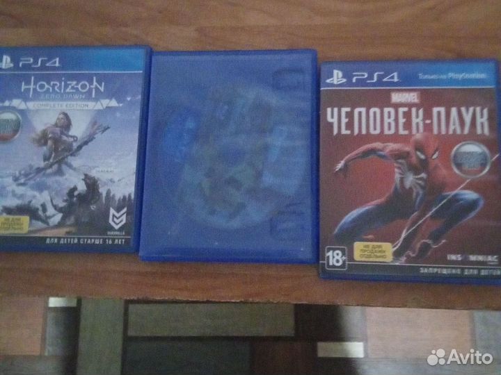 Sony playstation 4 slim 1tb CUH-2208B б/у