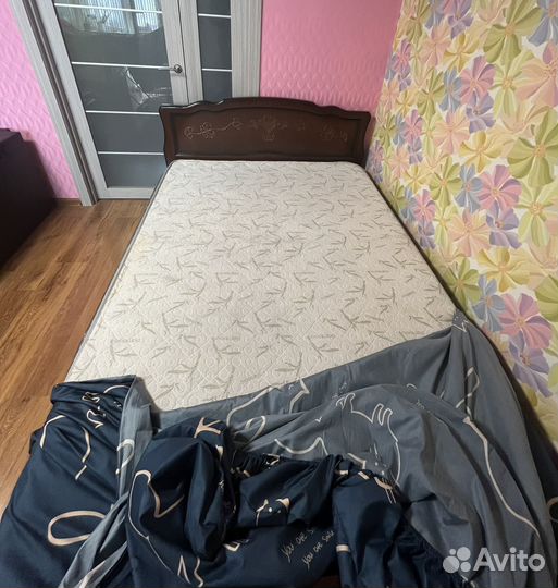 Кровать с матрасом 140 200