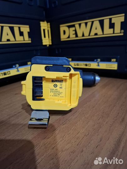 Шуруповерт ударный Dewalt dcd805