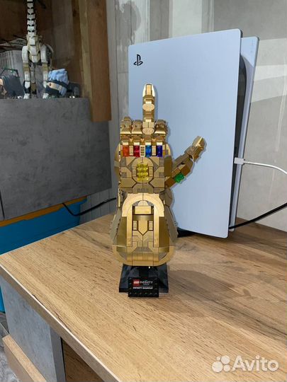 Lego рука таноса