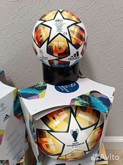 Футбольный мяч adidas финал лиги чемпионов FIFA 22