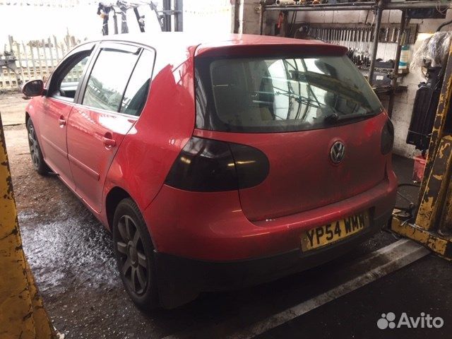 Разбор на запчасти Volkswagen Golf 5