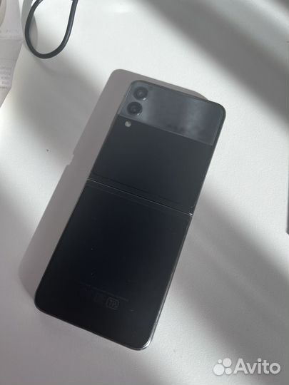 Samsung Galaxy Z Flip3, 8/128 ГБ