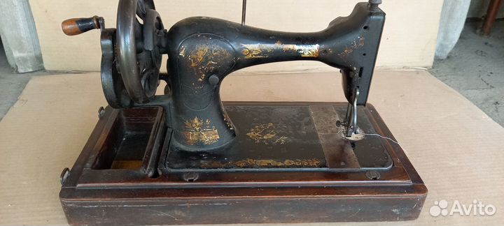Швейная машинка 