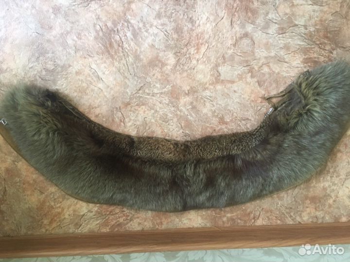 Меховые воротники, помпоны, лоскуты