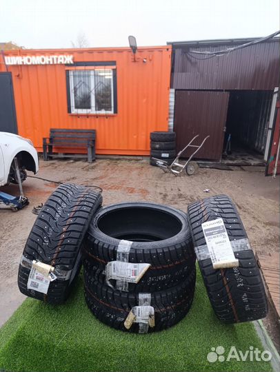 Kumho WinterCraft Ice WI31 245/40 R19 98T