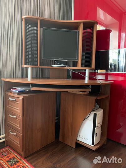 Компьютерный стол