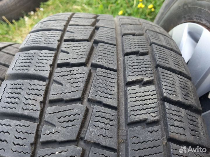 Dunlop Winter Maxx 215/65 R16