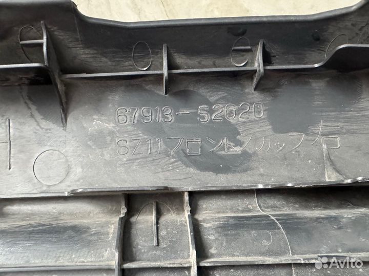 Пластиковые накладки на порог toyota vitz