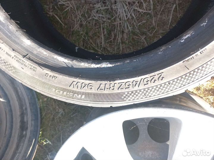 Three-A P606 225/45 R17